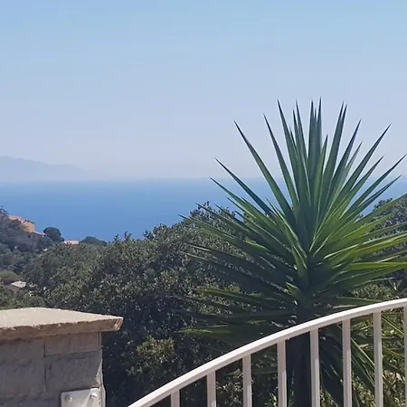 Bas De Chez Mr.girolami Dominique Holiday home