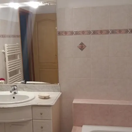 Bas De Chez Mr.girolami Dominique