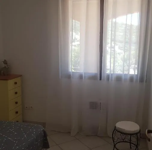 Bas De Chez Mr.girolami Dominique 度假居 *