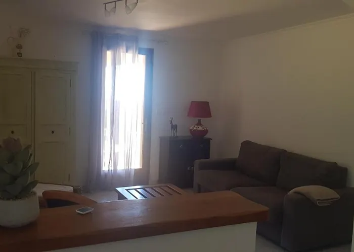 Bas De Chez Mr.girolami Dominique 巴斯蒂亚