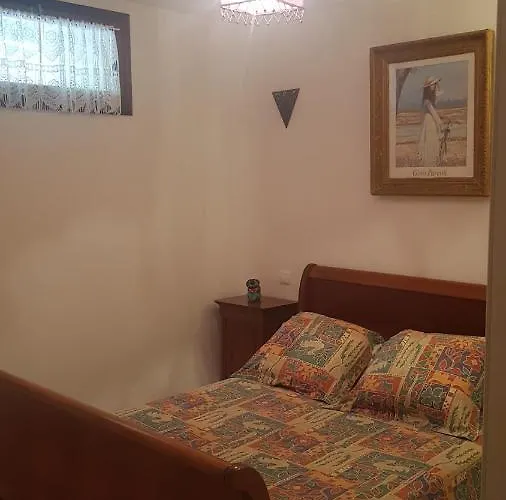 Bas De Chez Mr.girolami Dominique *